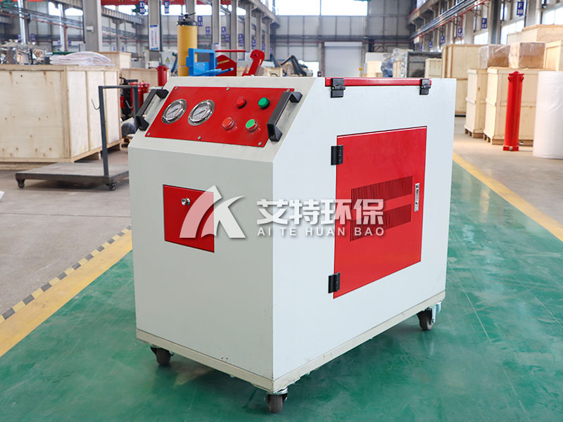  LYC-32C箱式移动滤油车